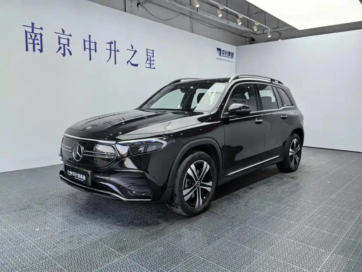 MERCEDES BENZ EQB  2024