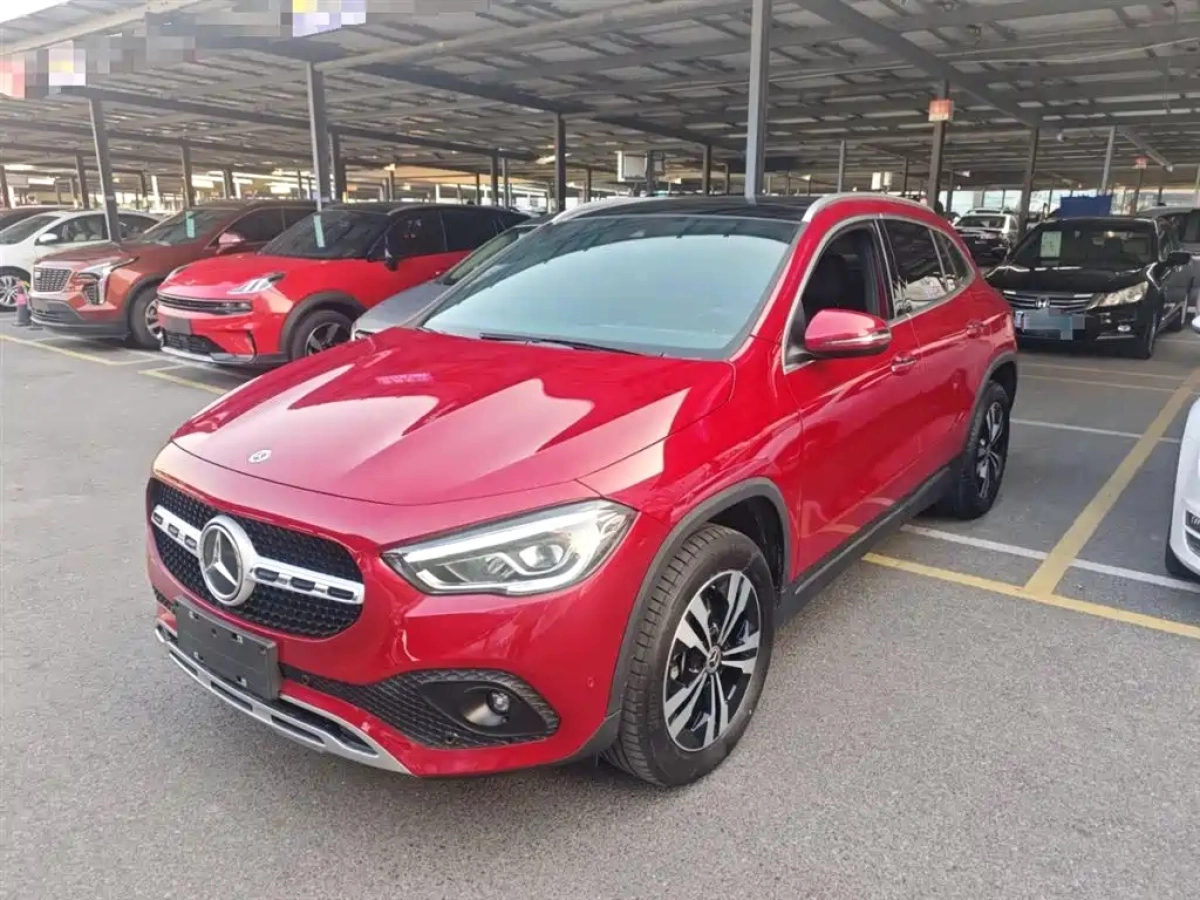 MERCEDES BENZ GLA