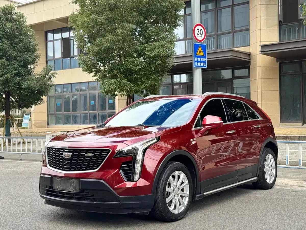 CADILLAC XT4