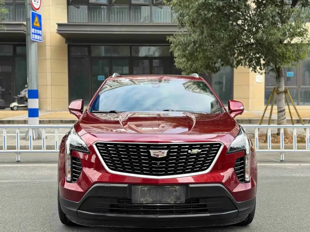 CADILLAC XT4