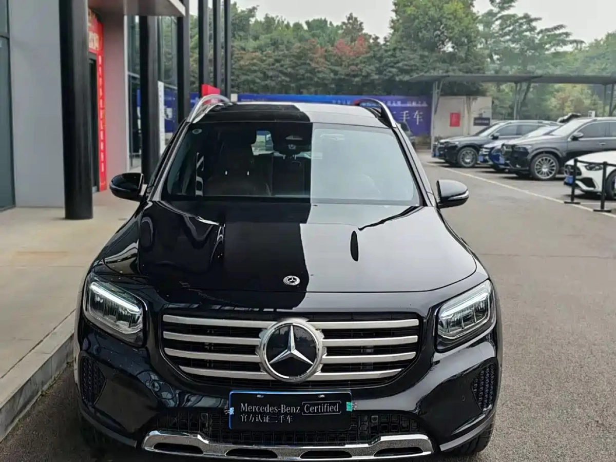 MERCEDES BENZ GLB
