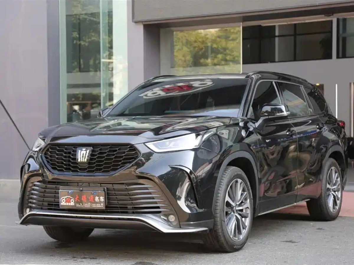 TOYOTA CROWN KLUGER  2025