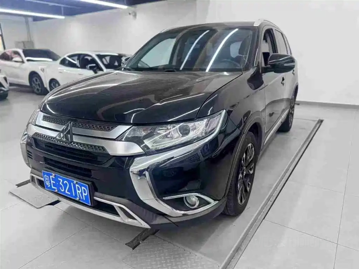 MITSUBISHI OUTLANDER  2020