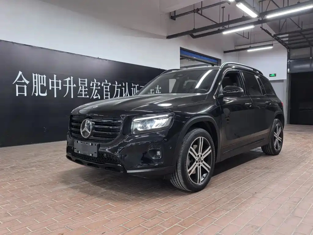 MERCEDES BENZ GLB  2024