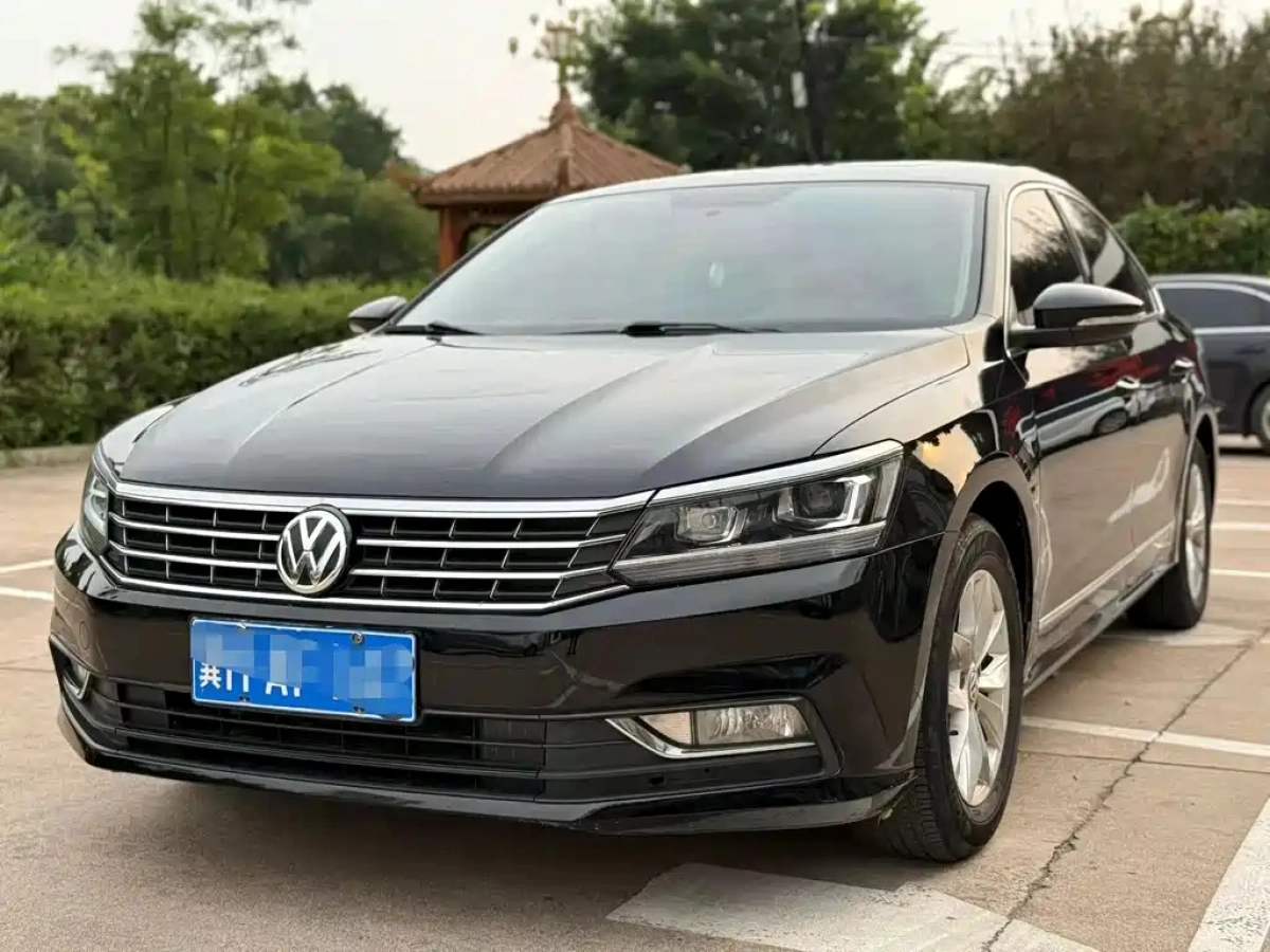 VOLKSWAGEN PASSAT  2019