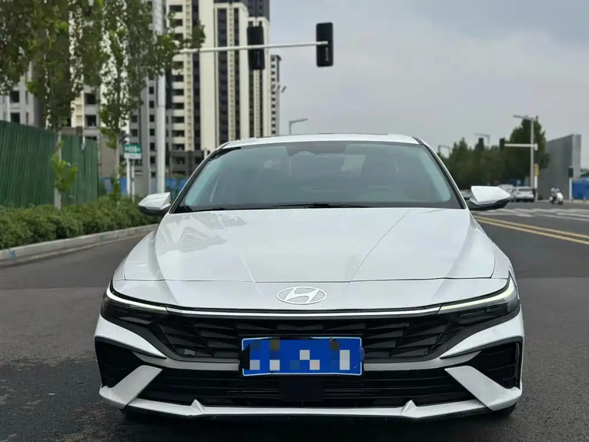 HYUNDAI ELANTRA