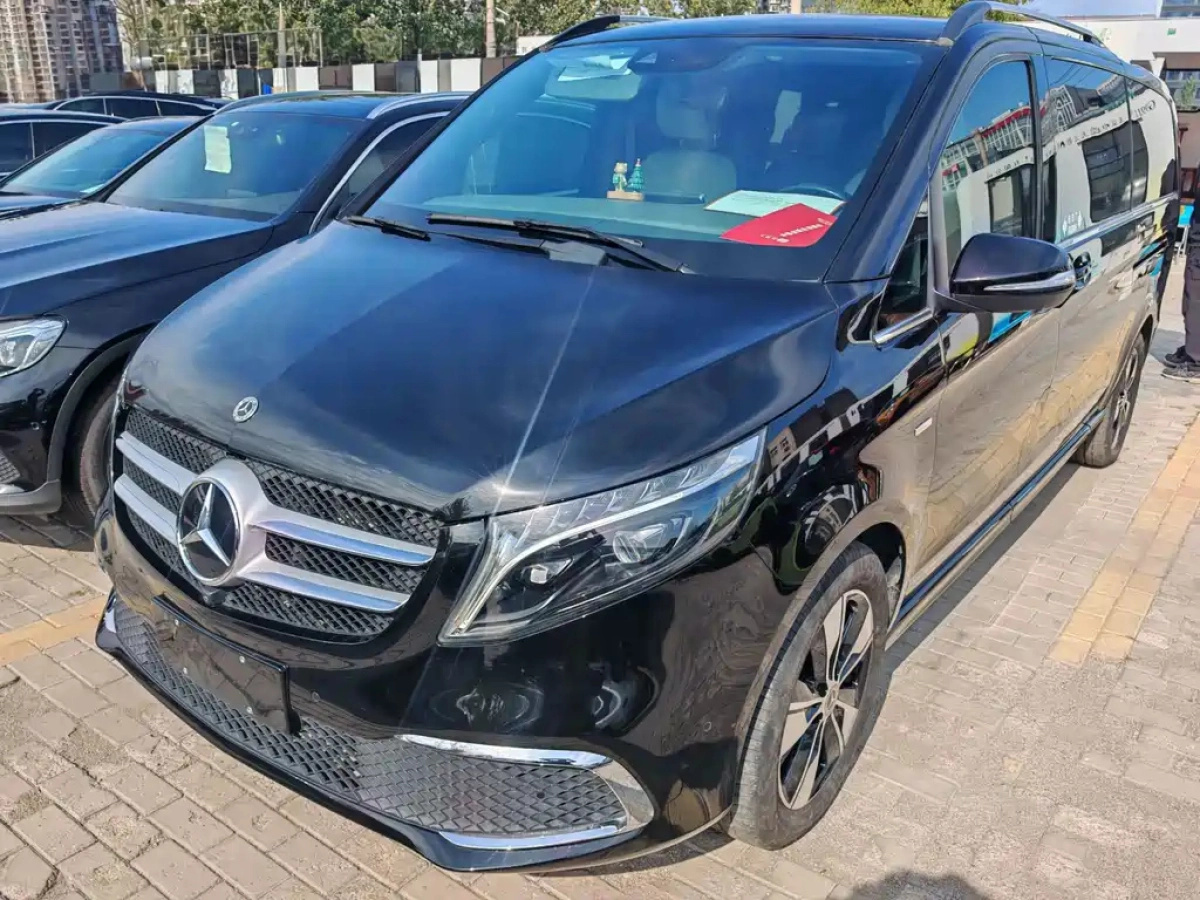 MERCEDES BENZ V-CLASS  2023