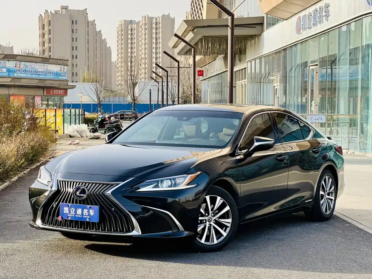 LEXUS ES  2020