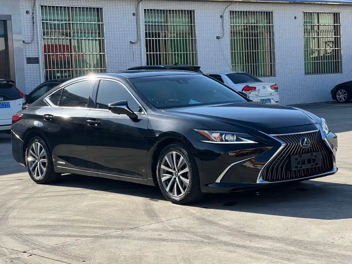 LEXUS ES  2020