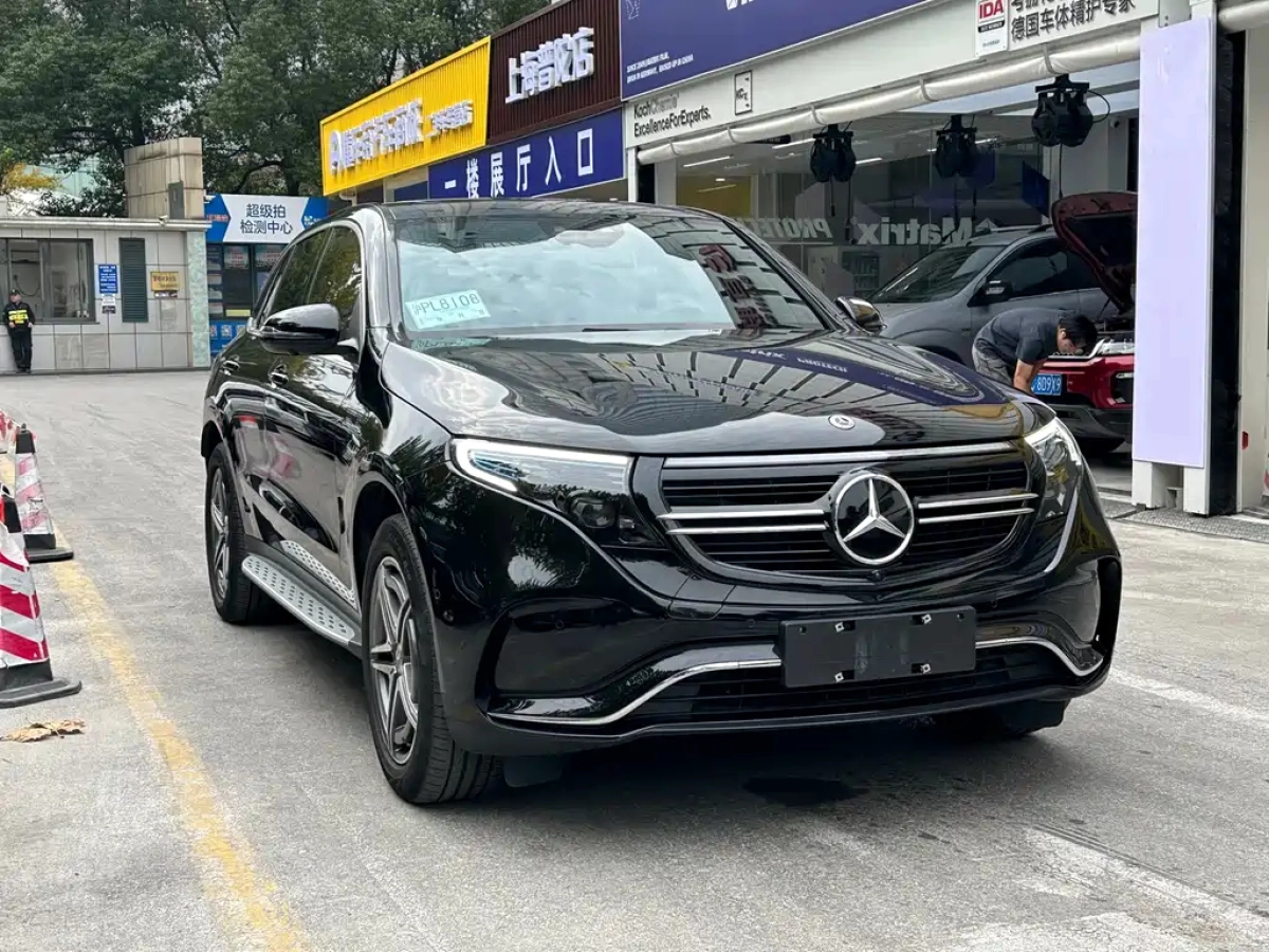 MERCEDES BENZ EQC