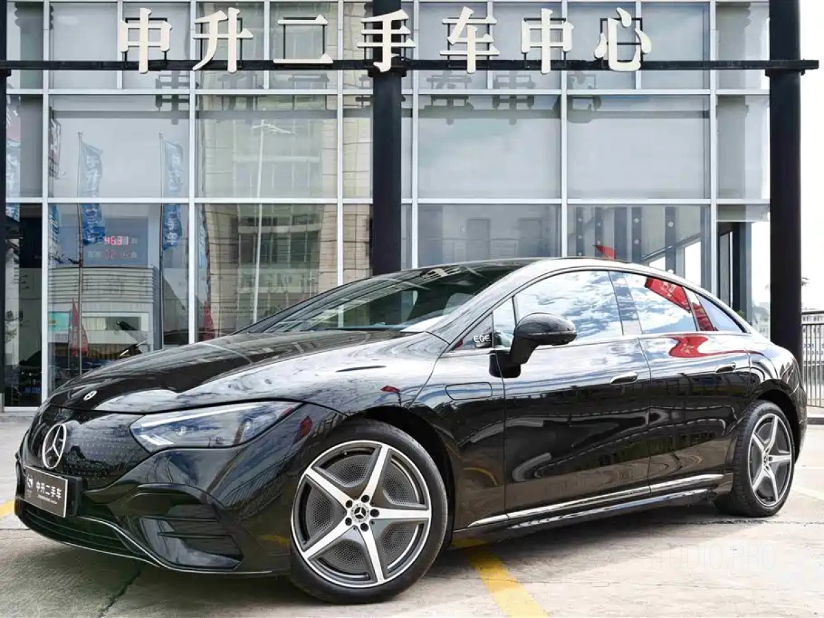 MERCEDES BENZ EQE  2025