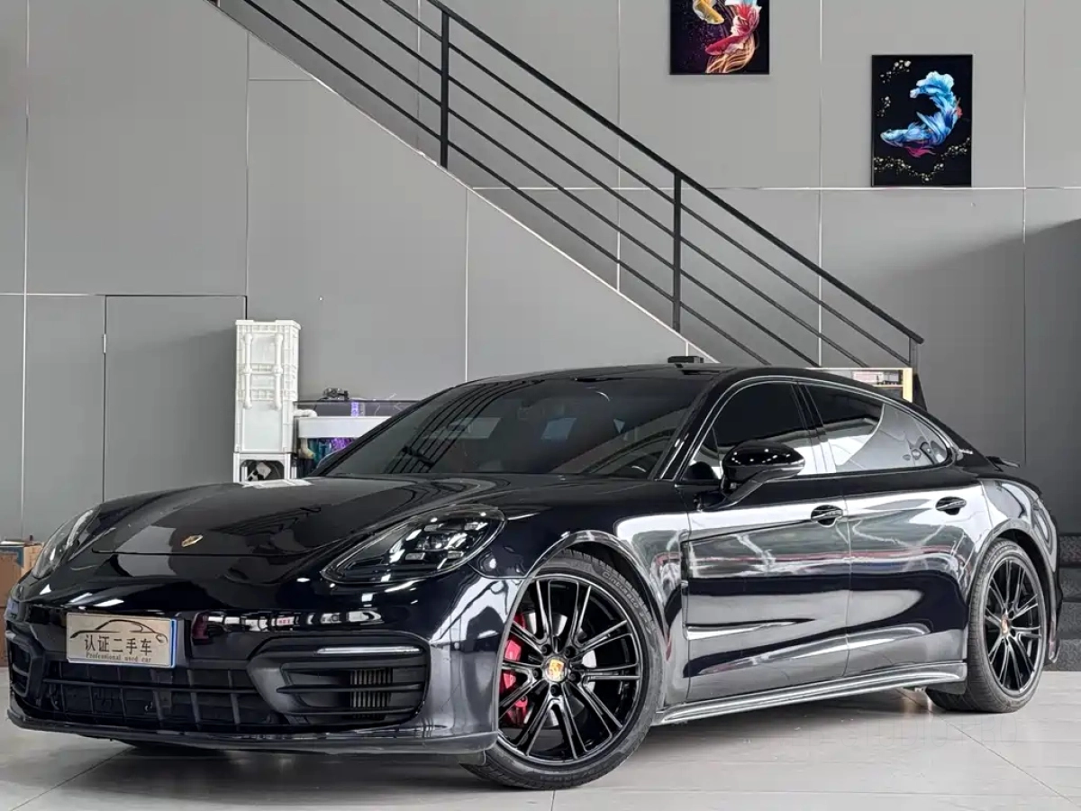 PORSCHE PANAMERA