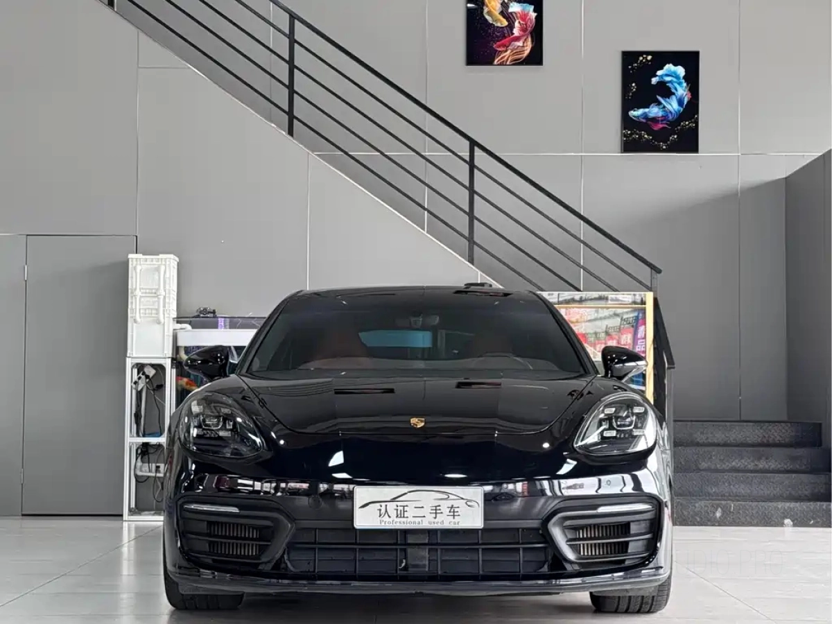 PORSCHE PANAMERA