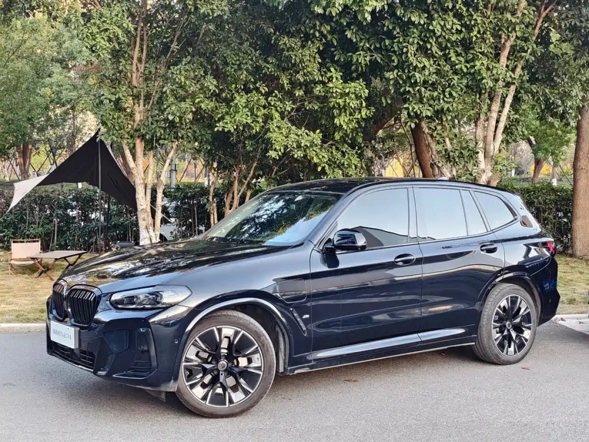 BMW IX3  2024