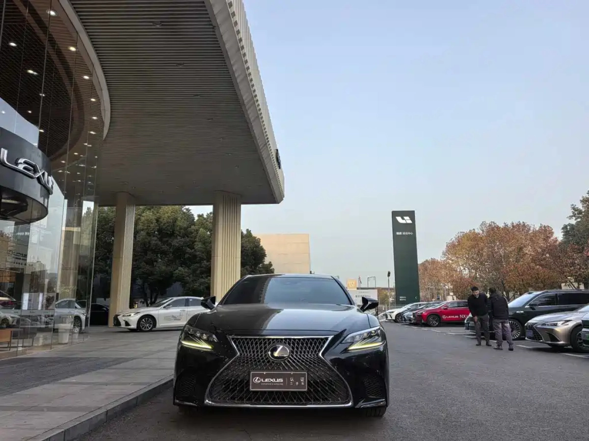 LEXUS LS