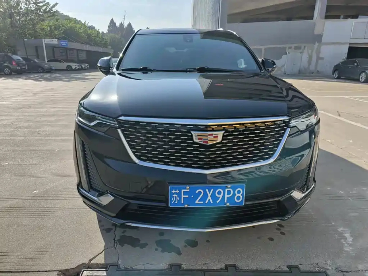 CADILLAC XT6