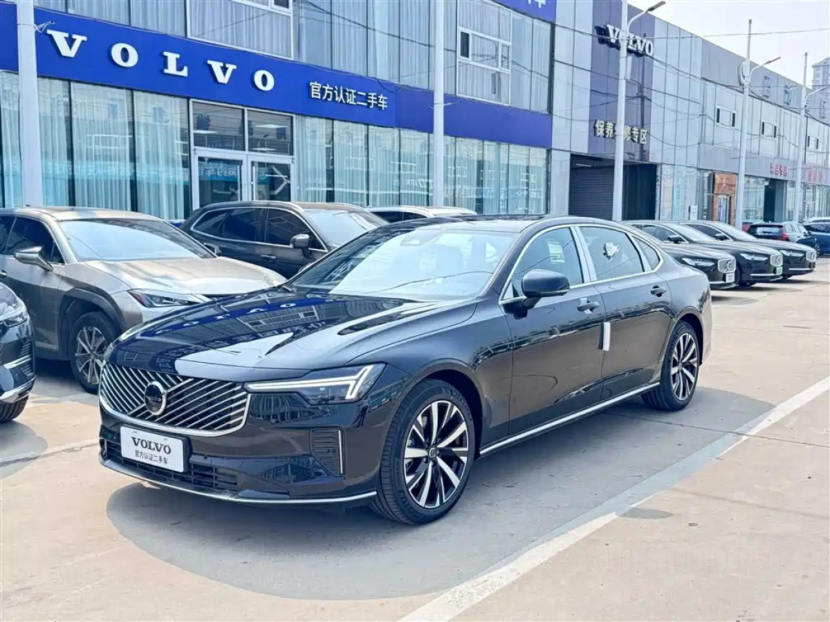 VOLVO S90