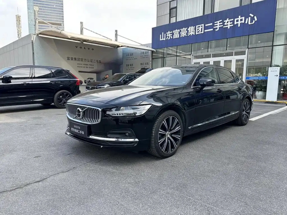 VOLVO S90