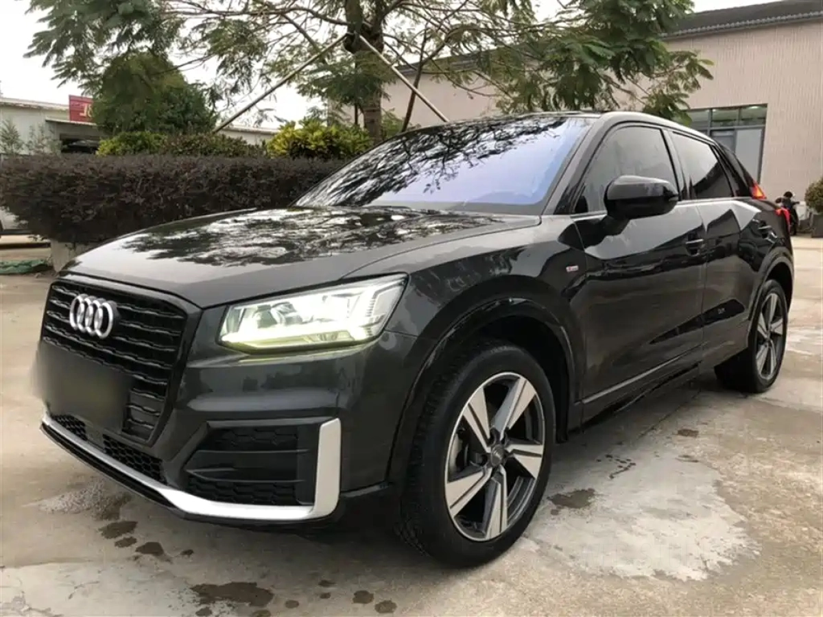 AUDI Q2L