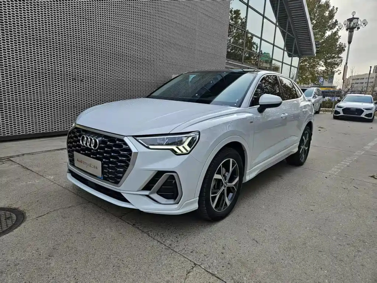 AUDI Q3 SPORTBACK