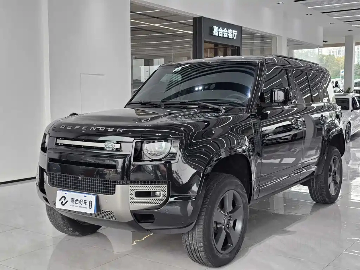 LAND ROVER DEFENDER  2024