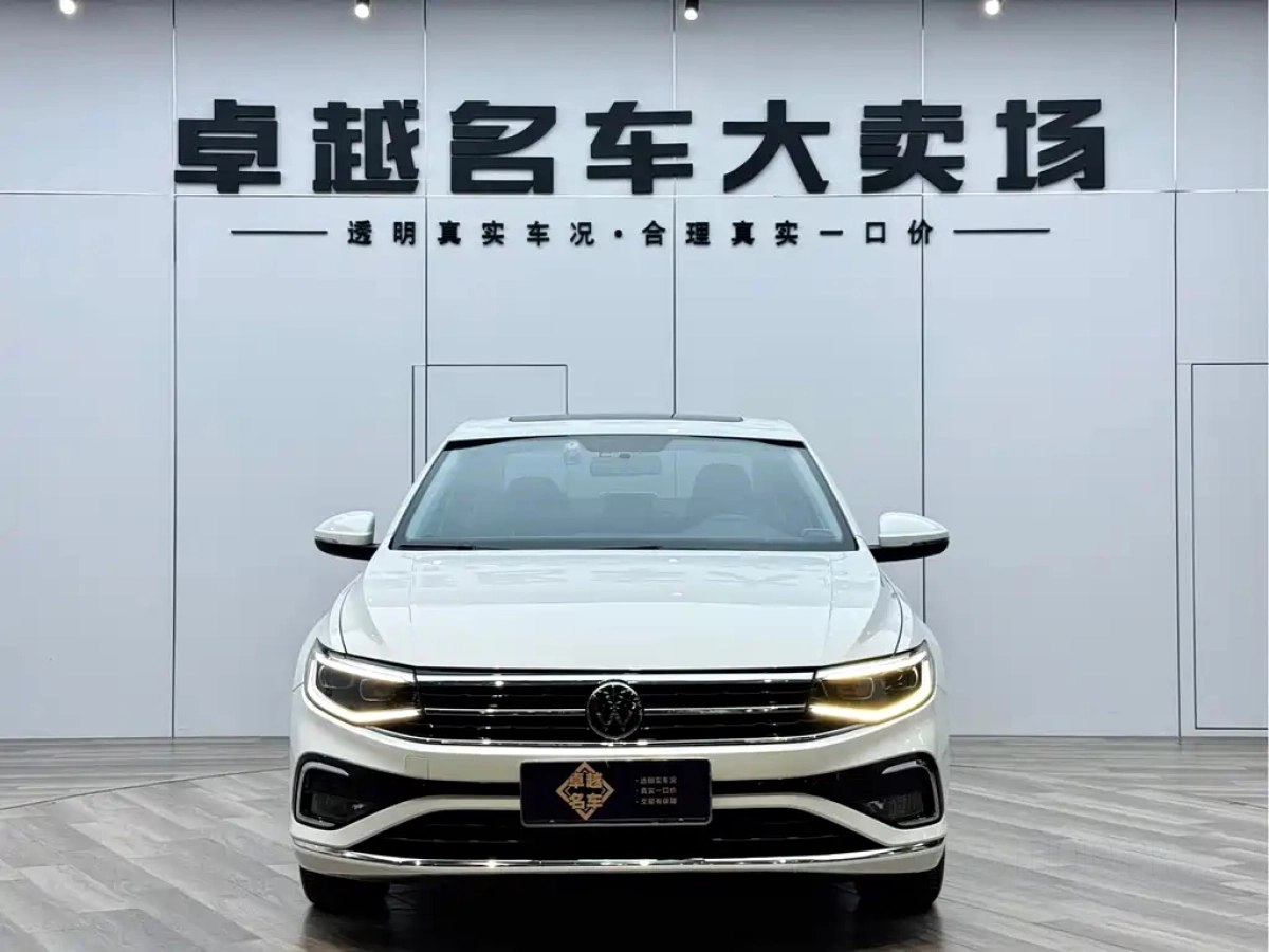 VOLKSWAGEN BORA  2022