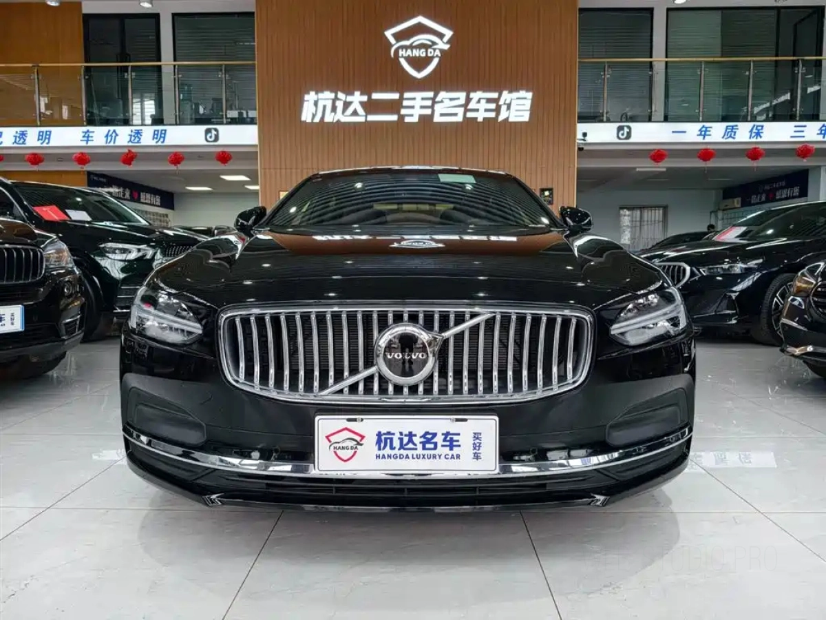 VOLVO S90