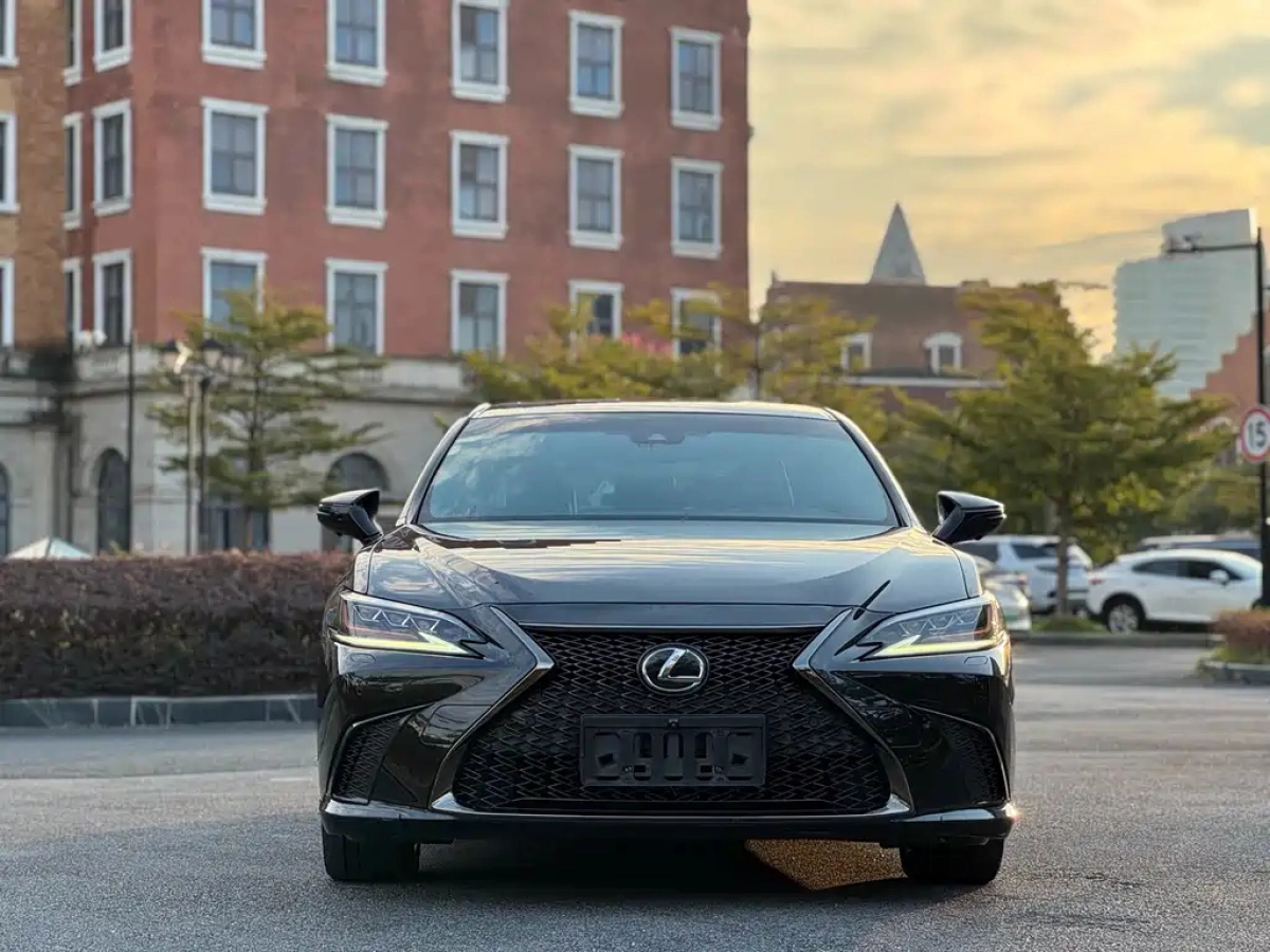 LEXUS ES
