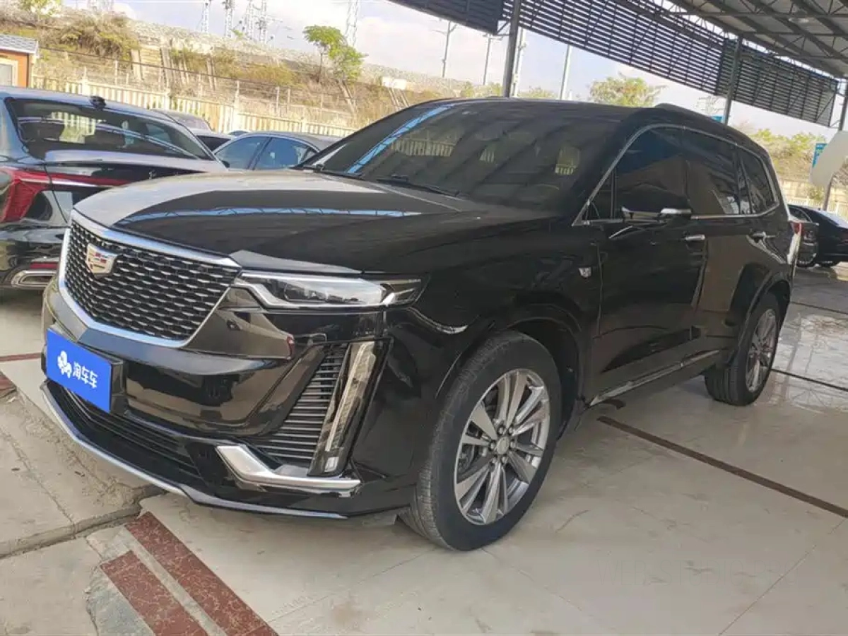 CADILLAC XT6