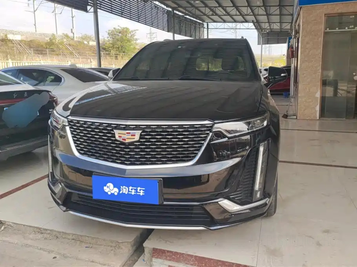 CADILLAC XT6