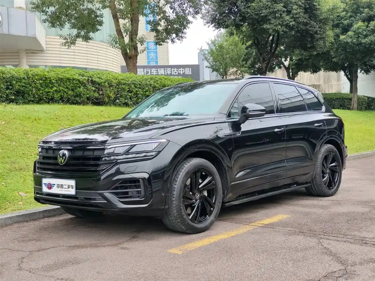 VOLKSWAGEN TOUAREG