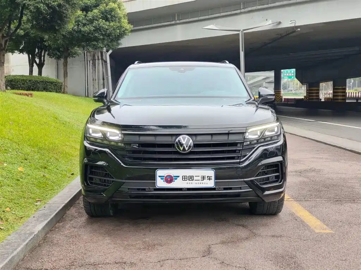VOLKSWAGEN TOUAREG