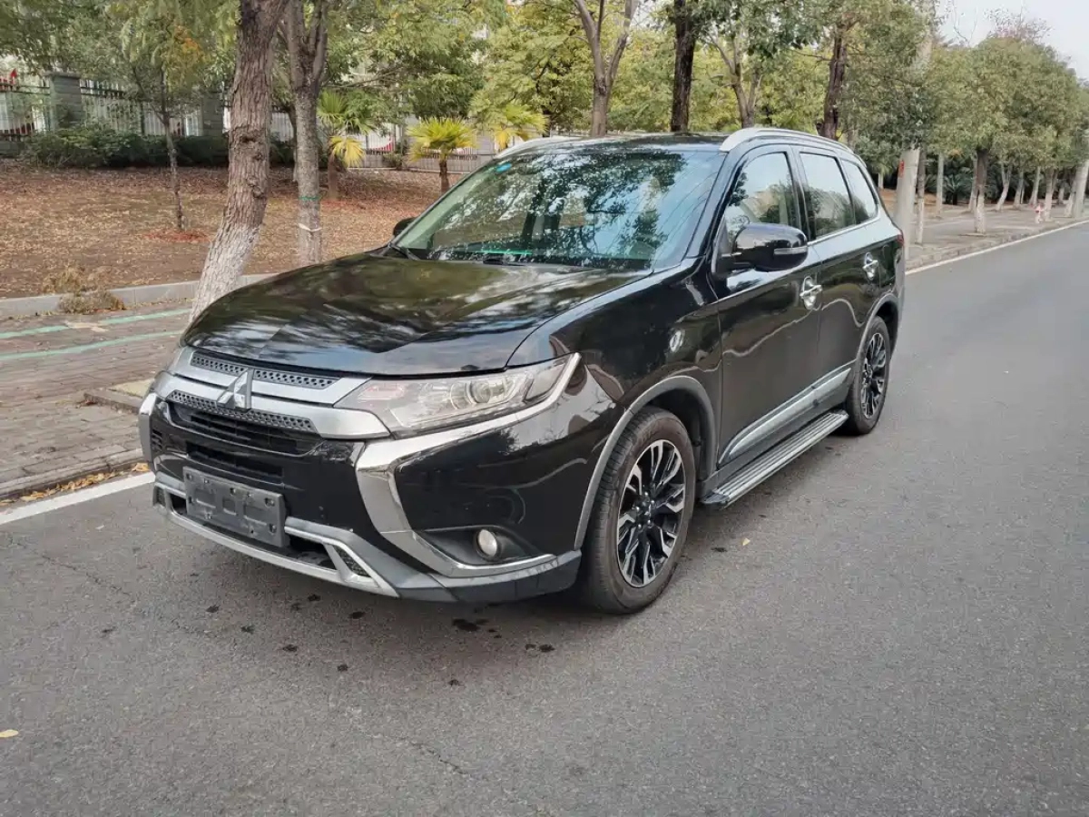 MITSUBISHI OUTLANDER