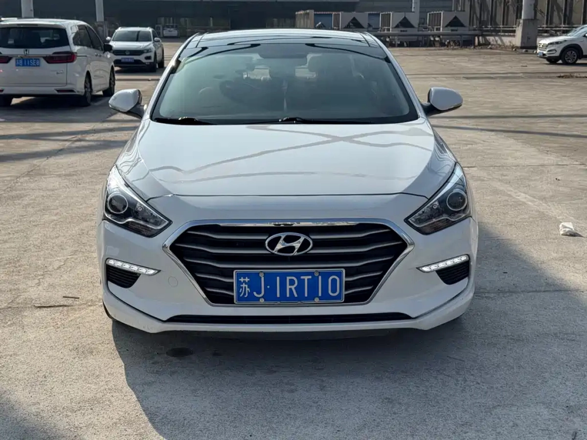 HYUNDAI MISTRA