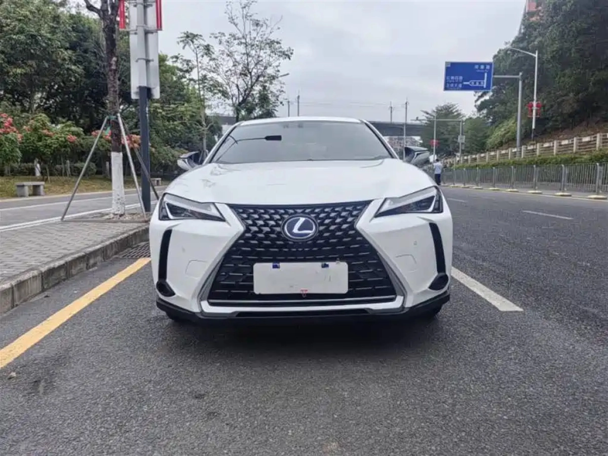 LEXUS UX  2020