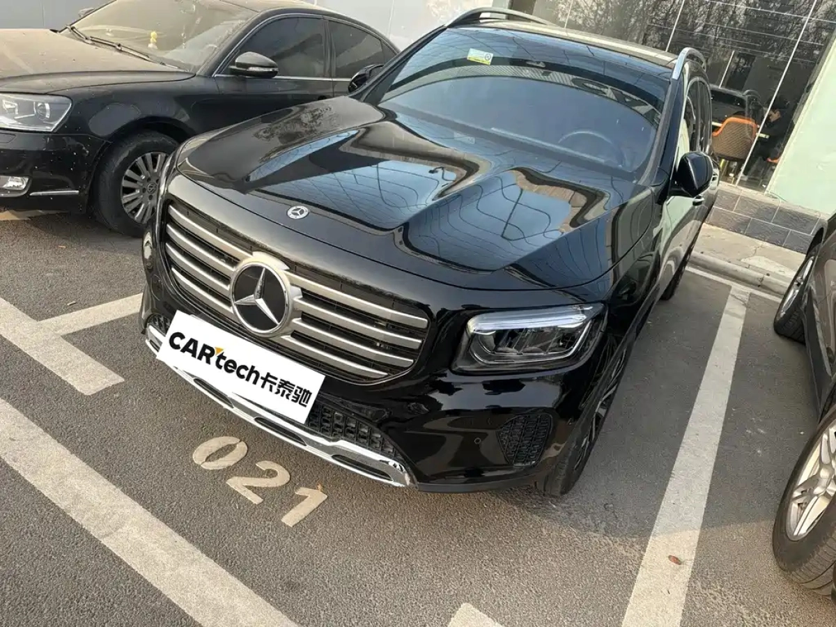MERCEDES BENZ GLB