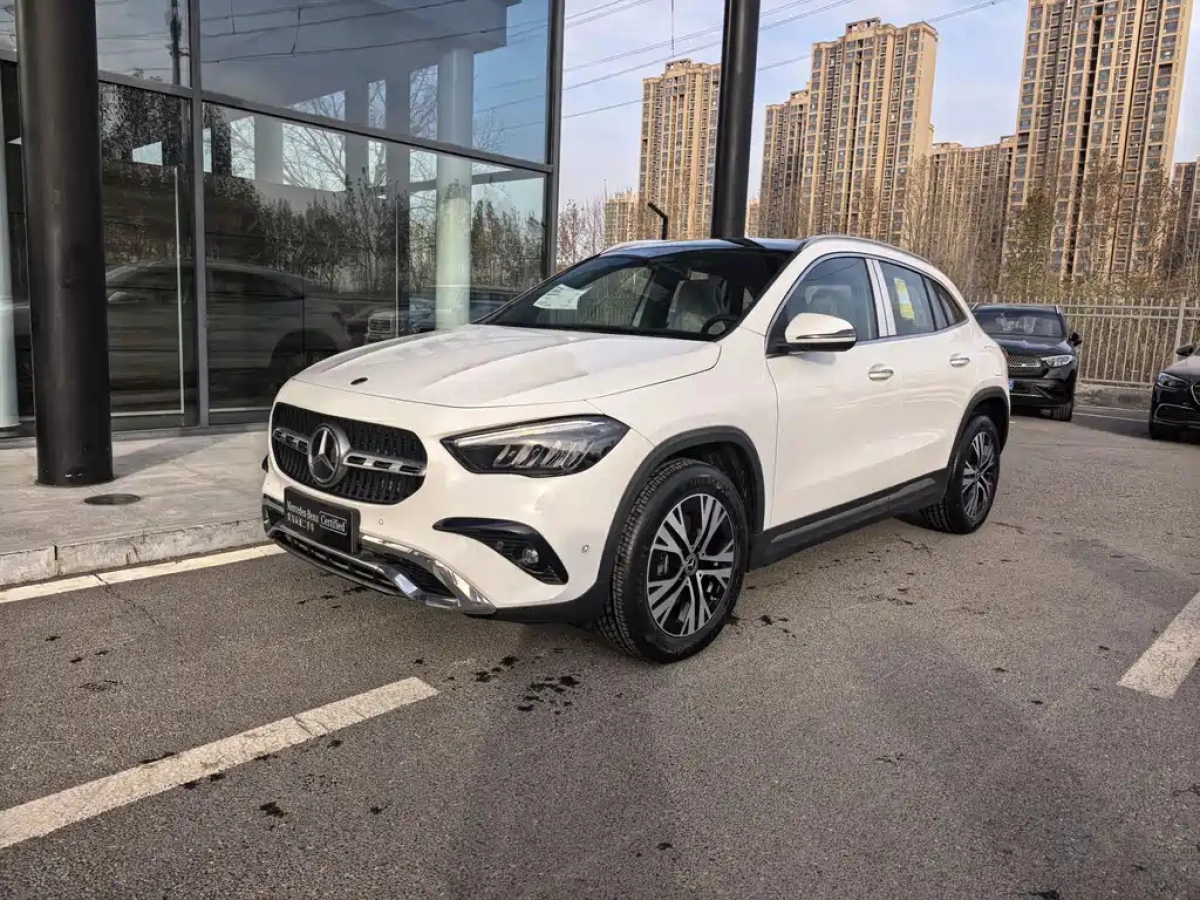 MERCEDES BENZ GLA  2025