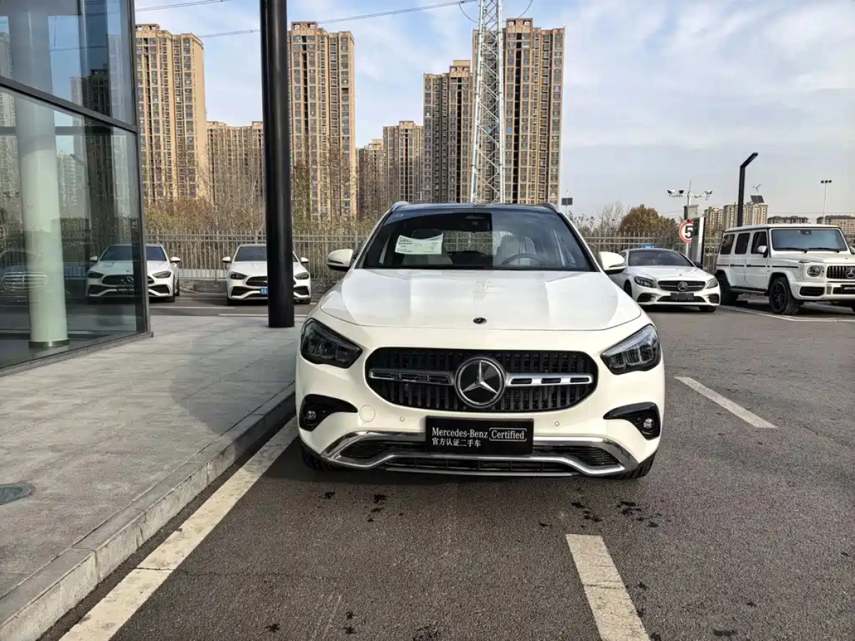 MERCEDES BENZ GLA