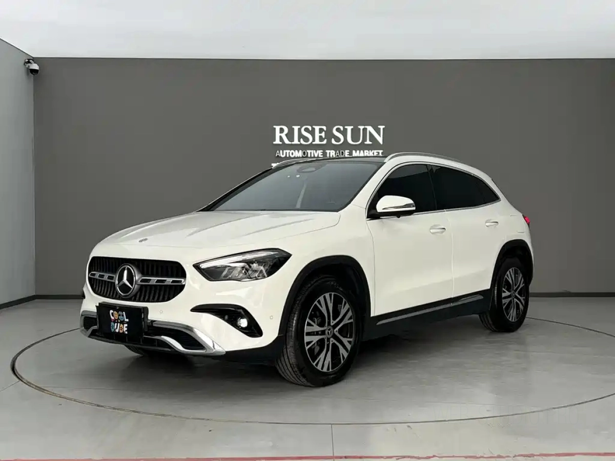 MERCEDES BENZ GLA  2025