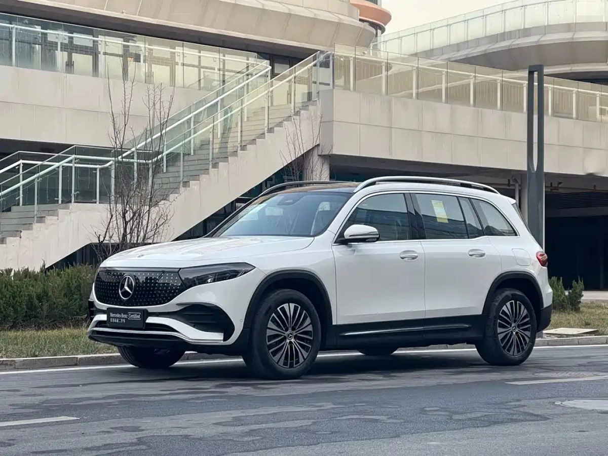 MERCEDES BENZ EQB  2025