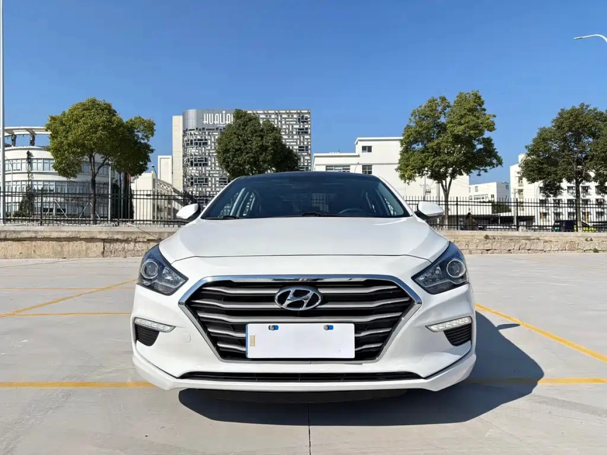 HYUNDAI MISTRA