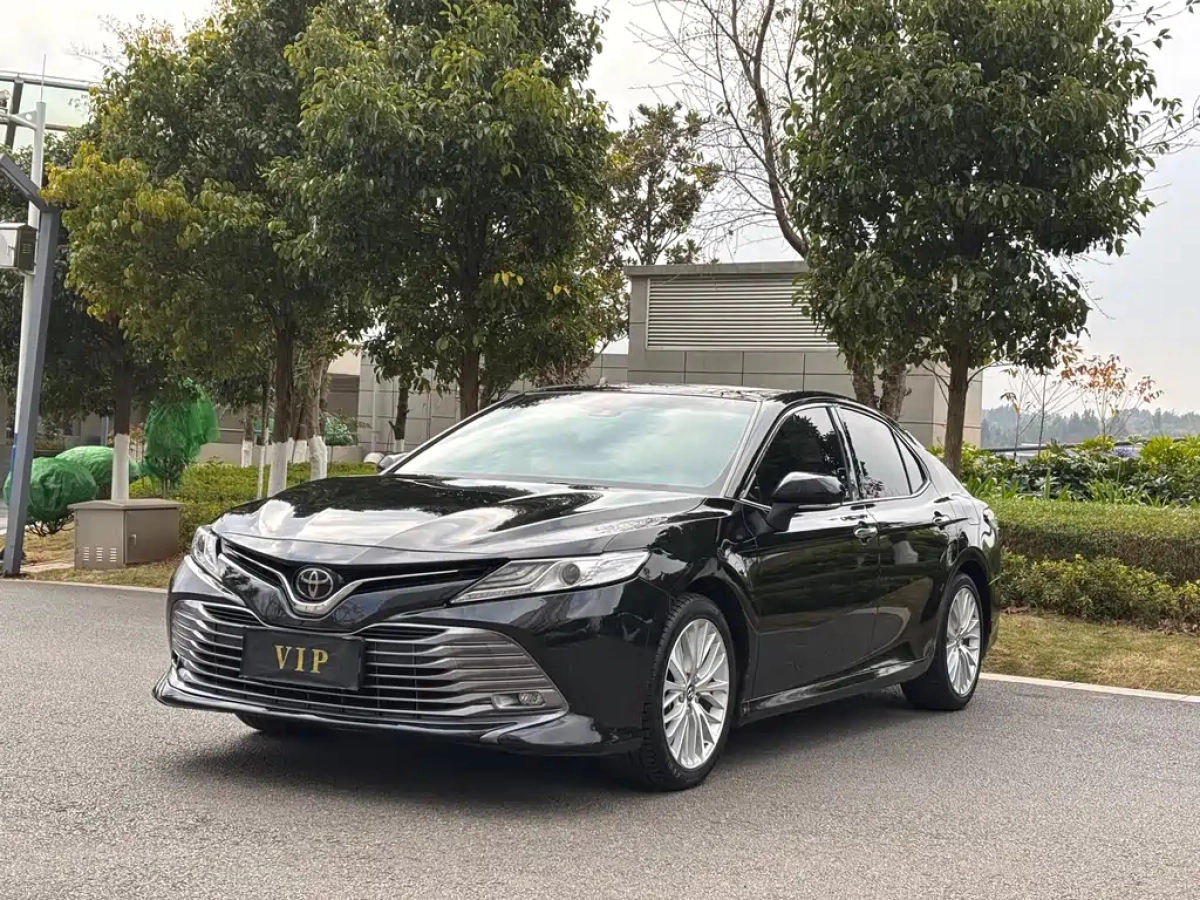 TOYOTA CAMRY  2020