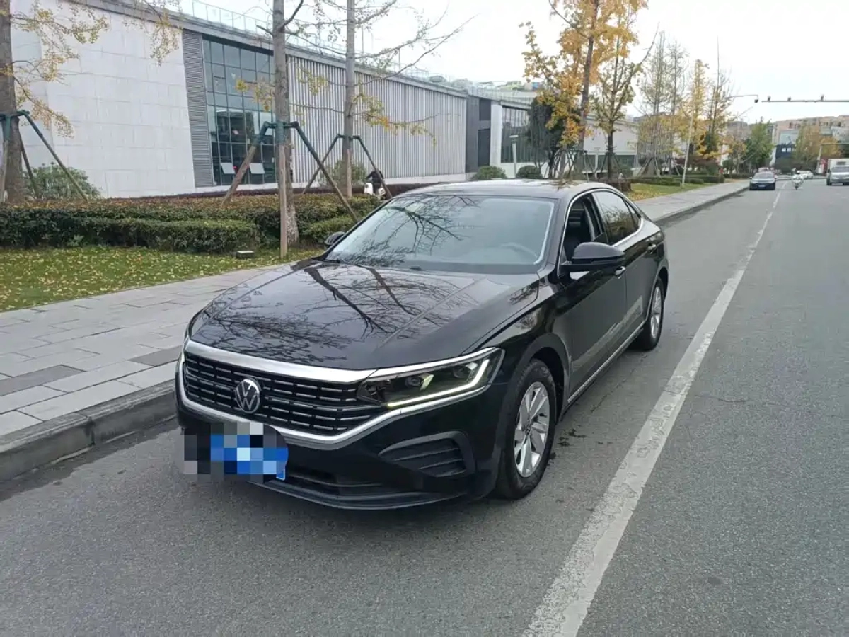 VOLKSWAGEN PASSAT  2022