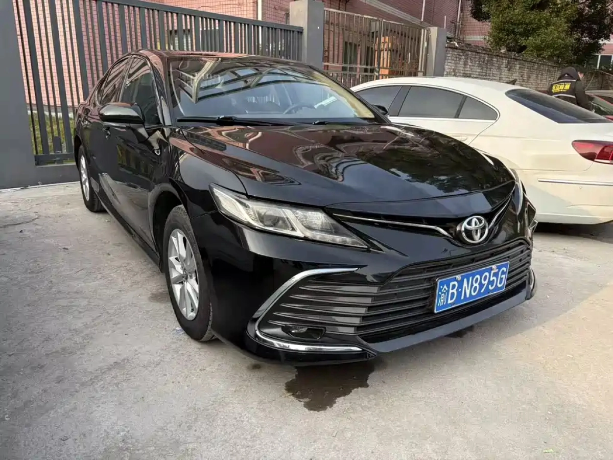 TOYOTA CAMRY