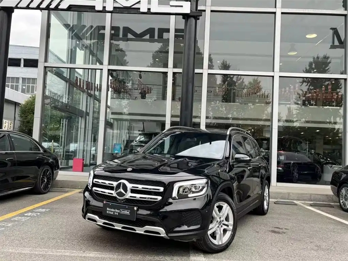 MERCEDES BENZ GLB  2023