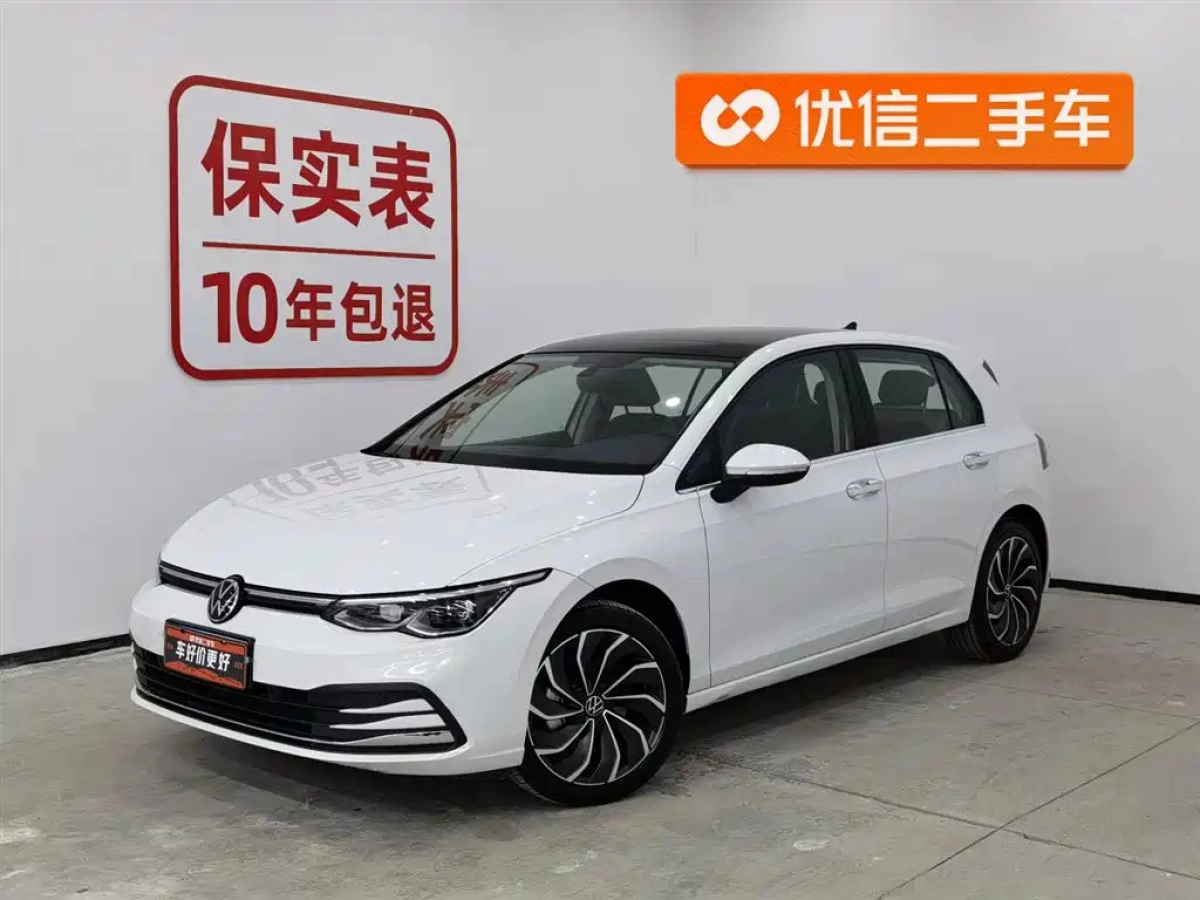 VOLKSWAGEN GOLF  2021