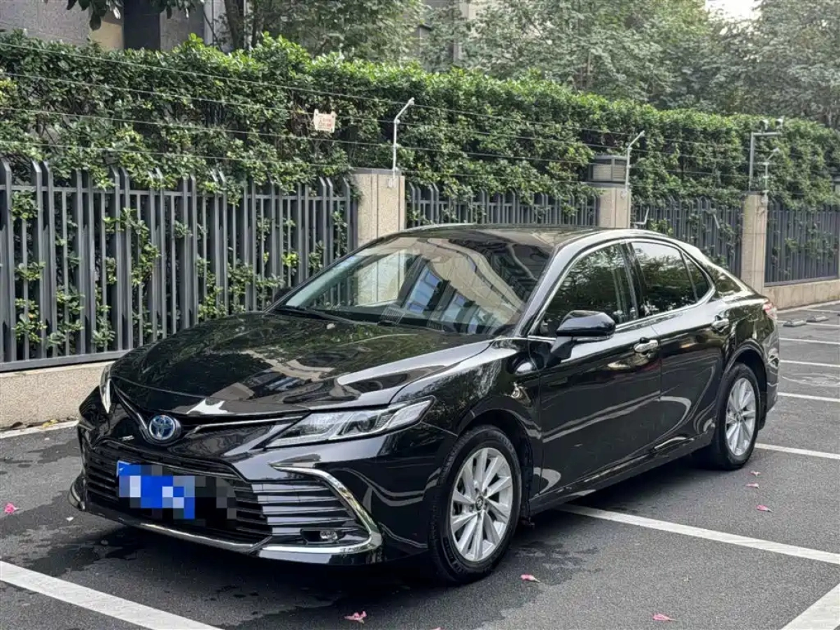 TOYOTA CAMRY