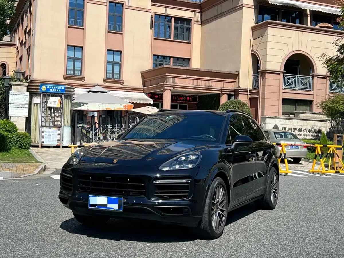 PORSCHE CAYENNE