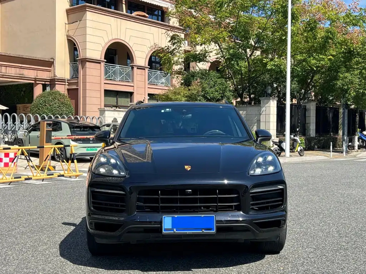 PORSCHE CAYENNE
