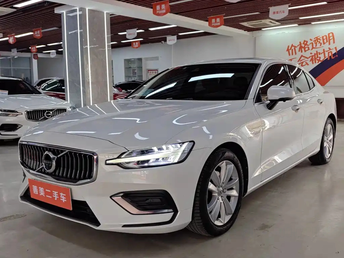VOLVO S60  2020